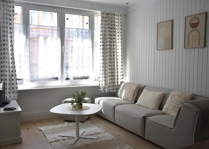 En Plein Centre , A 200m De La *